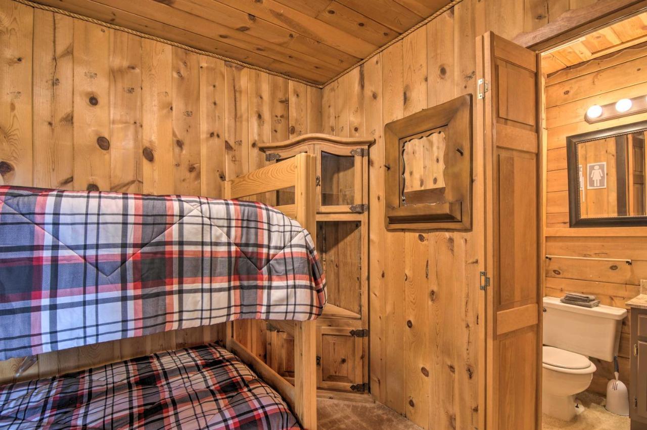 Pet-Friendly Duck Creek Village Retreat With Deck! 외부 사진
