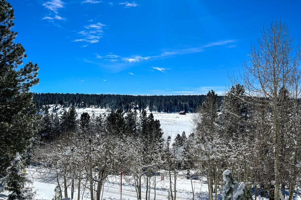 Pet-Friendly Duck Creek Village Retreat With Deck! 외부 사진