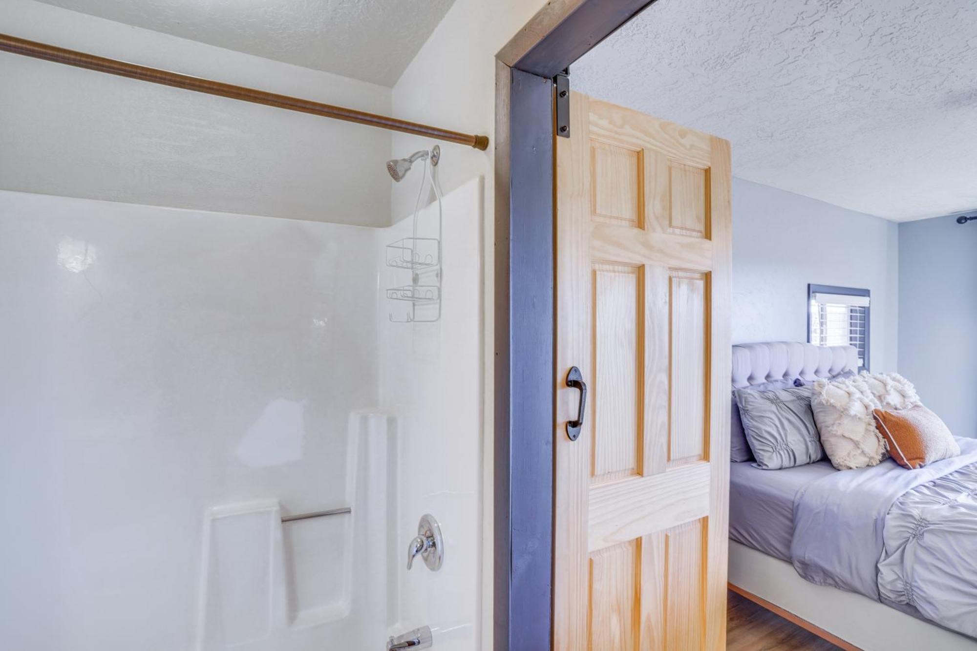 Pet-Friendly Duck Creek Village Retreat With Deck! 외부 사진