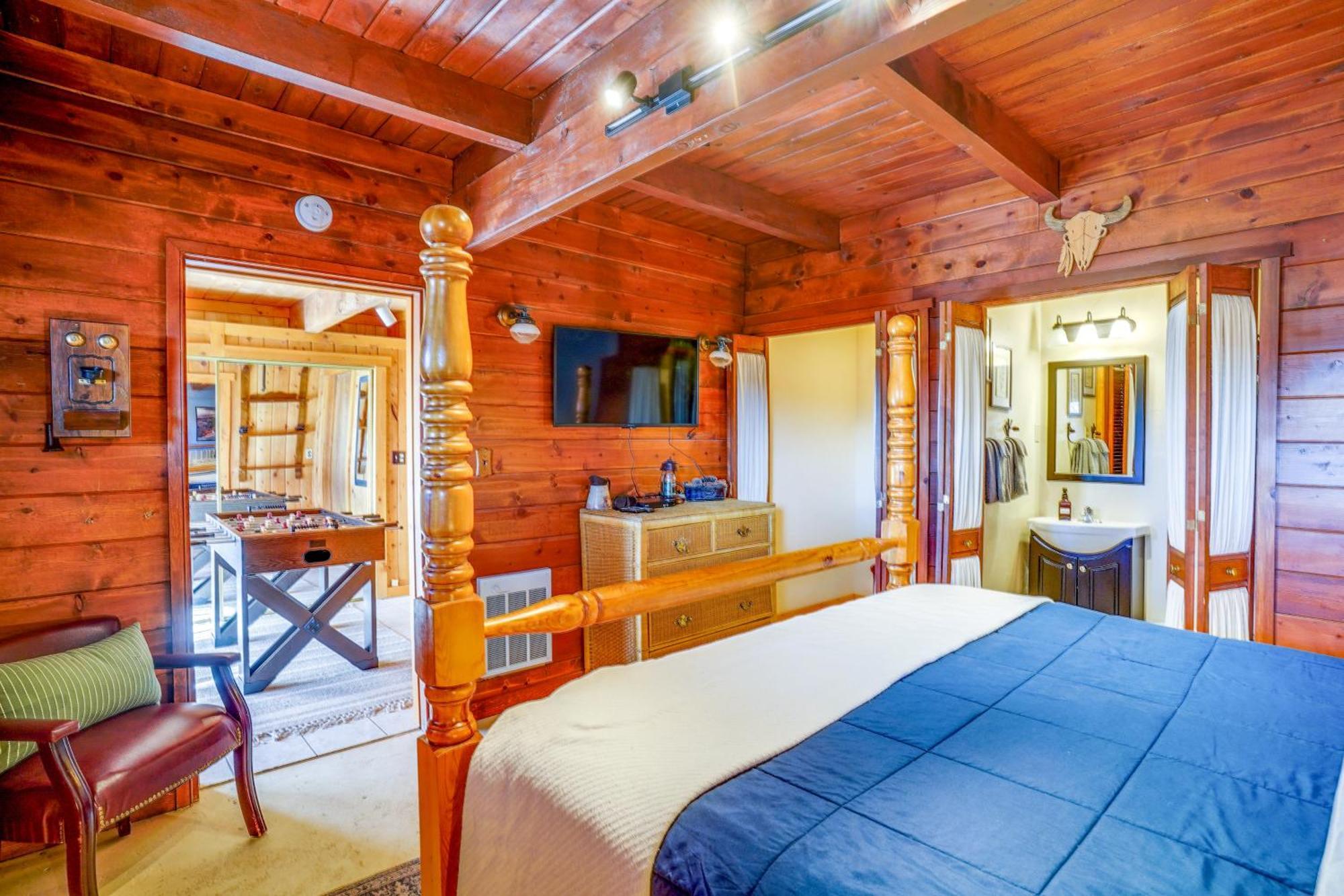 Pet-Friendly Duck Creek Village Retreat With Deck! 외부 사진