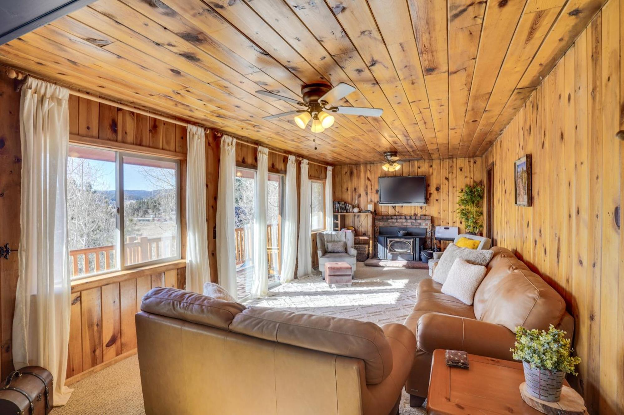 Pet-Friendly Duck Creek Village Retreat With Deck! 외부 사진